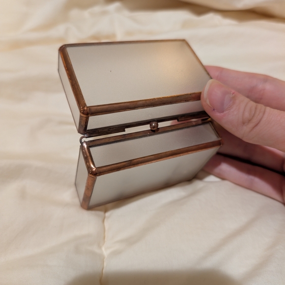 Glass Ring Box - Picture 4 of 7